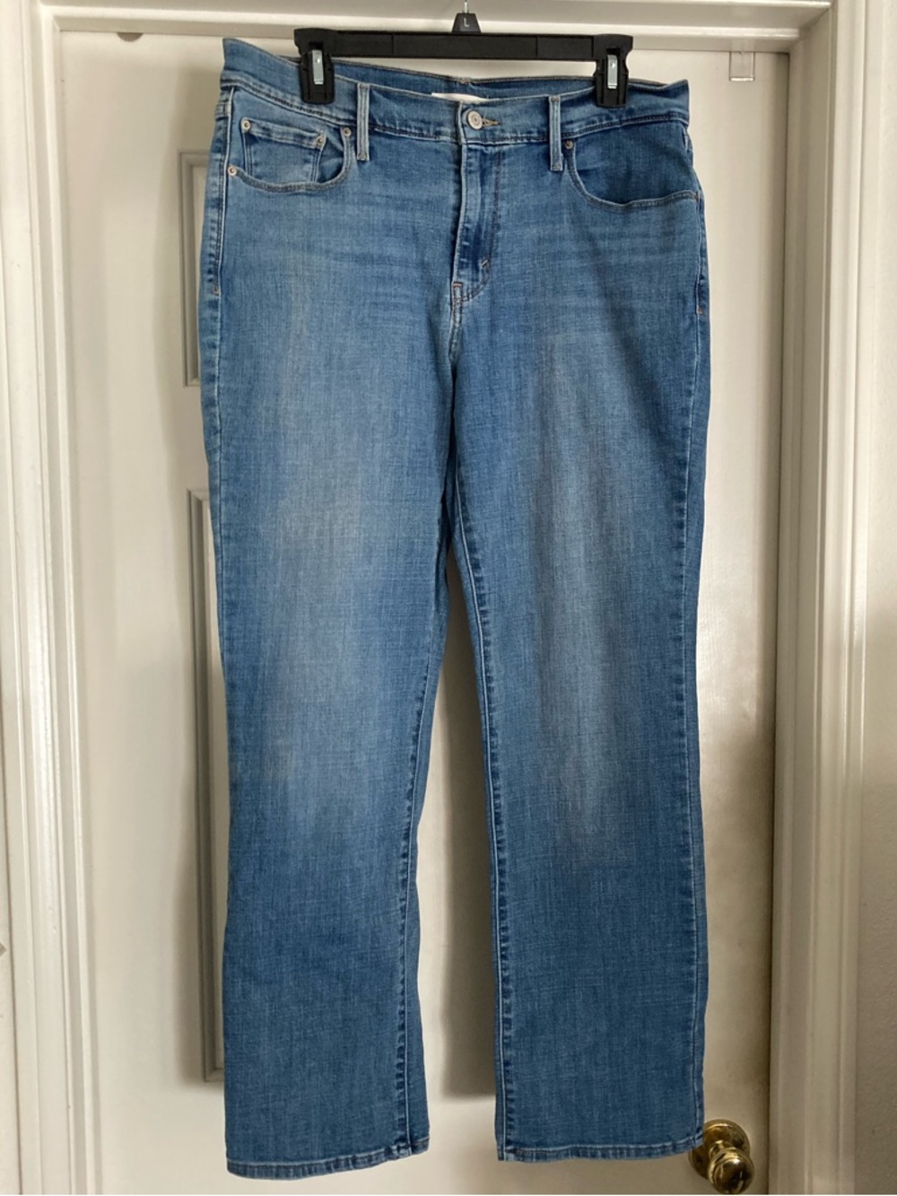 Levis Classic Light Wash Straight Leg Jeans size 12
